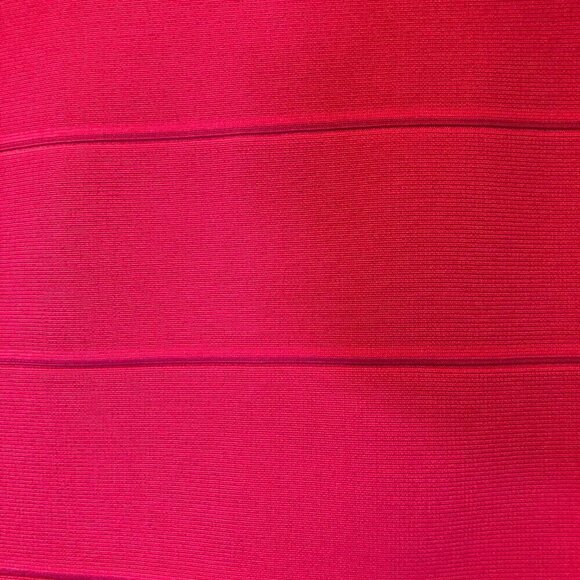 BCBGMAXAZRIA Bandage Red Mini Skirt Size XS EUC CLOSET CLEAR-OUT! - Picture 3 of 9